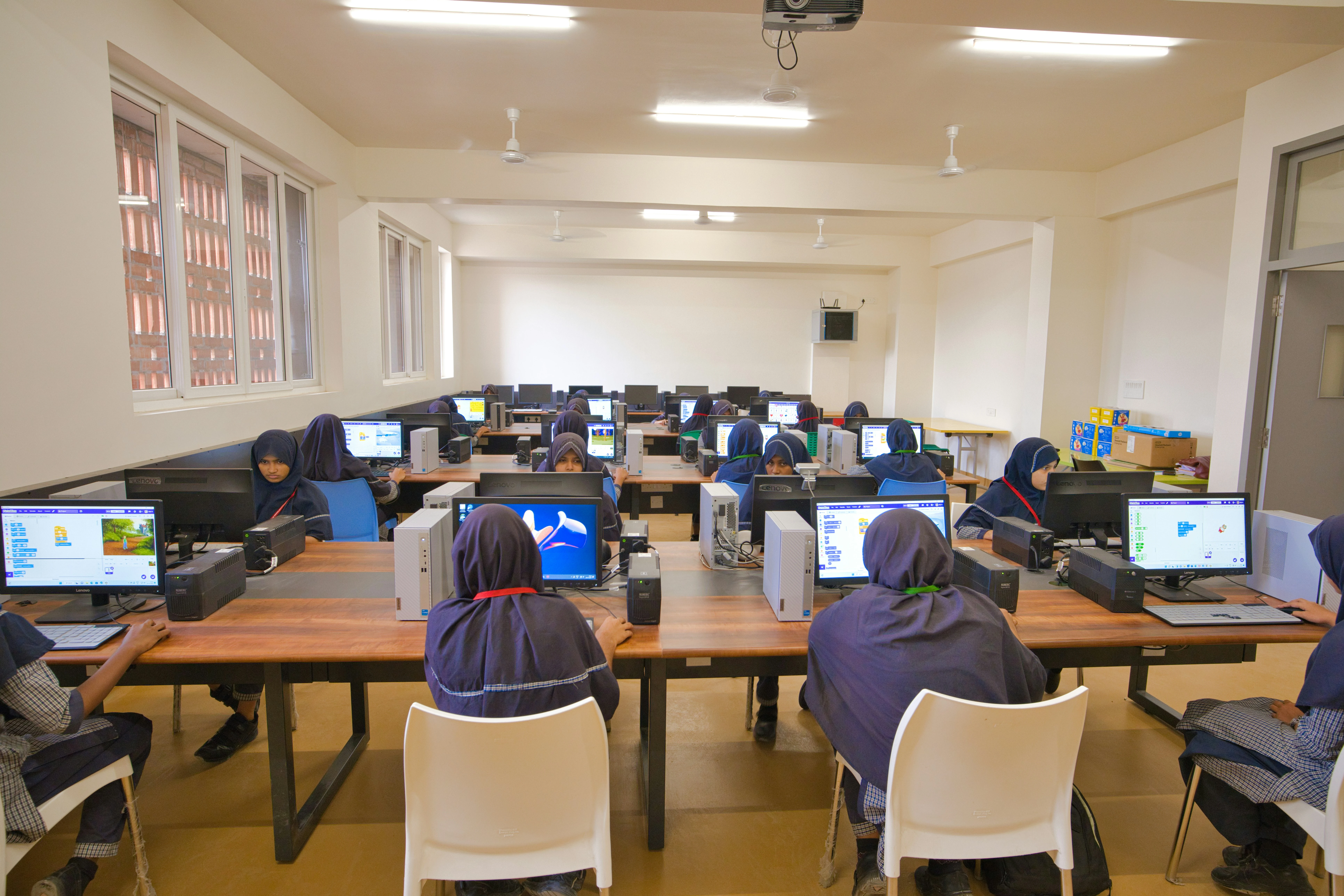 Modern AI & Computer Lab at Oxford International School